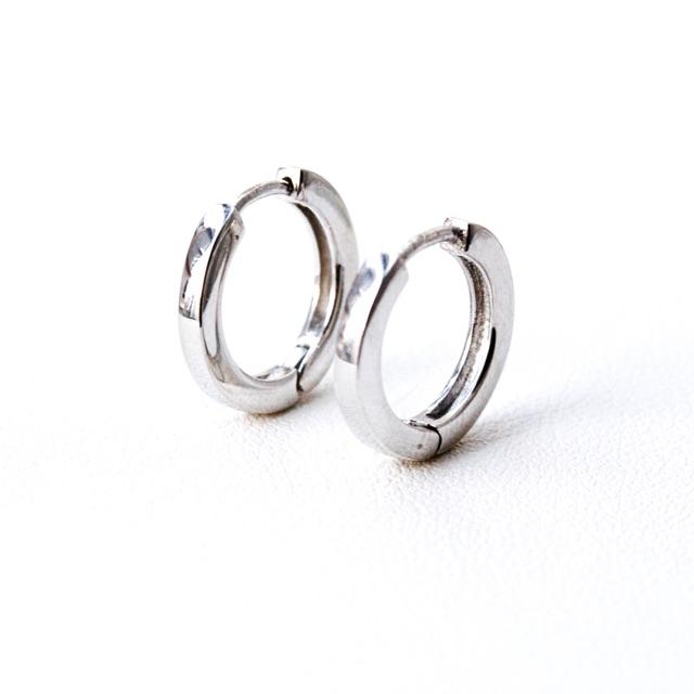 LUCY SUMMER Huggie Hoop Earrings (Silver 925) เงินแท้ งานของแบรนด์ Lucy Summer