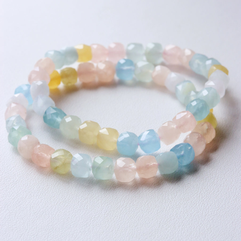 LUCY SUMMER กำไลข้อมือหินแท้ Beryl - แบริล ขนาด 6.5x6.5 มม เจียรเหลี่ยม (กำไลหินแท้ รับประกันหินแท้)