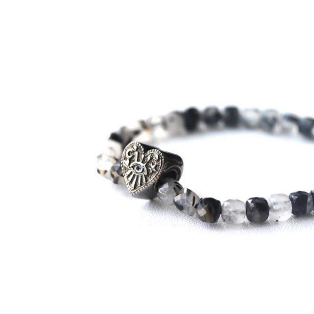 LUCY SUMMER กำไลข้อมือหินแท้ ไหมดำ/แก้วขนเหล็ก (Black Rutilliated Quartz) เจียรสี่เหลี่ยมขนาด 5 มม