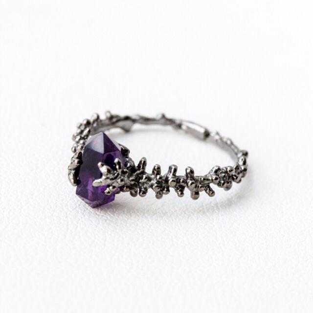 LUCY SUMMER Holy Crystal (Amethyst) แหวนคริสตัล พลอยแท้ ตัวเรือนสามารถปรับไซด์ได้