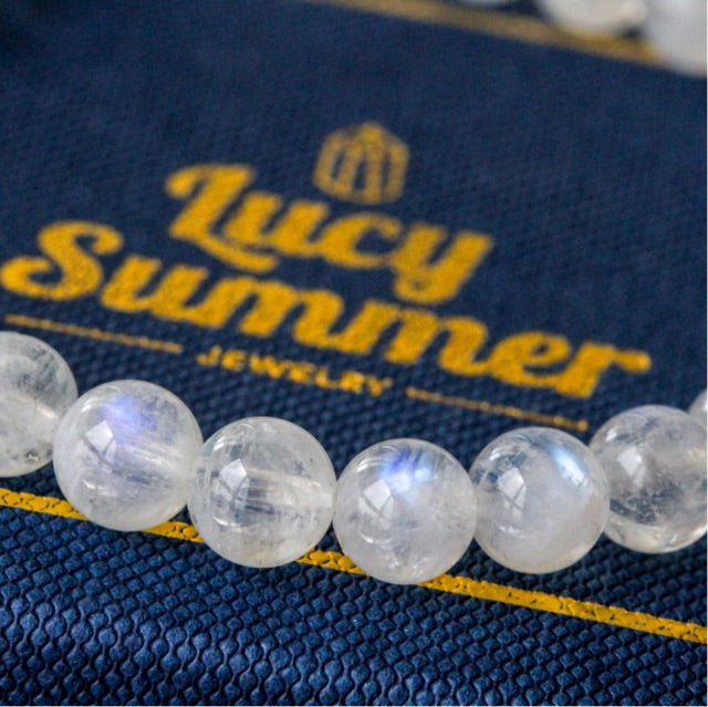 LUCY SUMMER กำไลข้อมือหินแท้ Moonstone 6 mm Premium (รับประกันหินแท้ 100%)