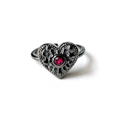 LUNA RING Black แหวนเงินแท้ พลอยแท้รูปหัวใจ