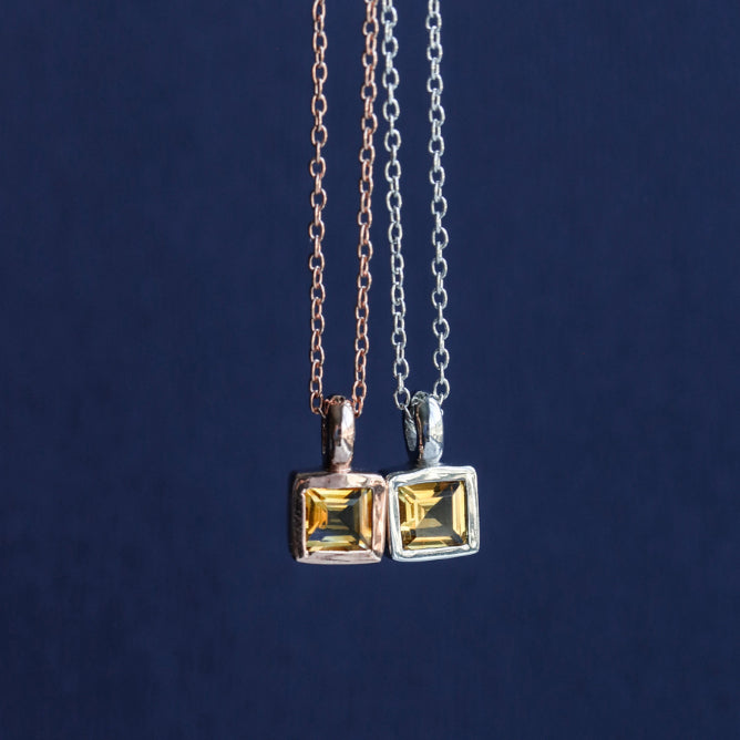 LUCY SUMMER Tiny Square Necklace สร้อยคอพร้อมจี้พลอยแท้ เจียรทรงสี่เหลี่ยม Silver 925