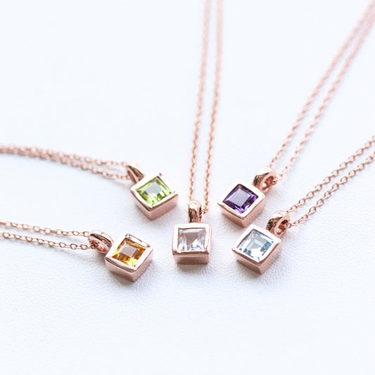 LUCY SUMMER Tiny Square Necklace สร้อยคอพร้อมจี้พลอยแท้ เจียรทรงสี่เหลี่ยม Silver 925