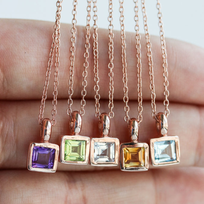 LUCY SUMMER Tiny Square Necklace สร้อยคอพร้อมจี้พลอยแท้ เจียรทรงสี่เหลี่ยม Silver 925