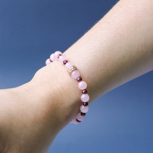 LUCY SUMMER กำไลหินแท้ Rose Quartz Madagascar + Garnet พร้อม Spacer