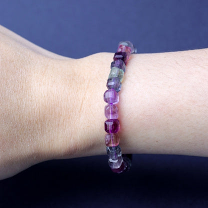LUCY SUMMER กำไลข้อมือหินแท้ Multi-color Fluorite ฟูออไรท์ ขนาด 7 mm เหลี่ยม
