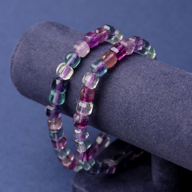 LUCY SUMMER กำไลข้อมือหินแท้ Multi-color Fluorite ฟูออไรท์ ขนาด 7 mm เหลี่ยม
