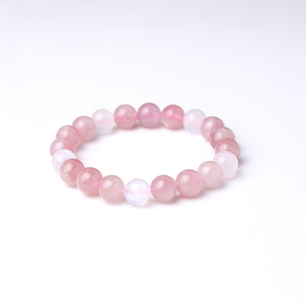 LUCY SUMMER กำไลหินแท้ Rose Quartz Madagascar และ Moonstone ขนาดหิน 8 มม พร้อมจี้เงินแท้