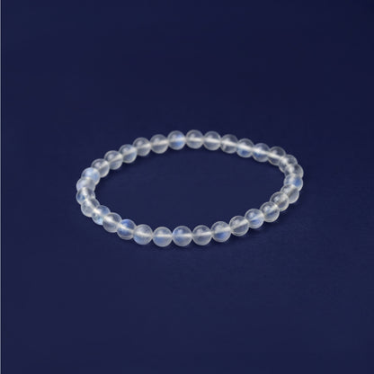 LUCY SUMMER กำไลข้อมือหินแท้ Rainbow Moonstone 6 mm (Premium AAAAAAA)