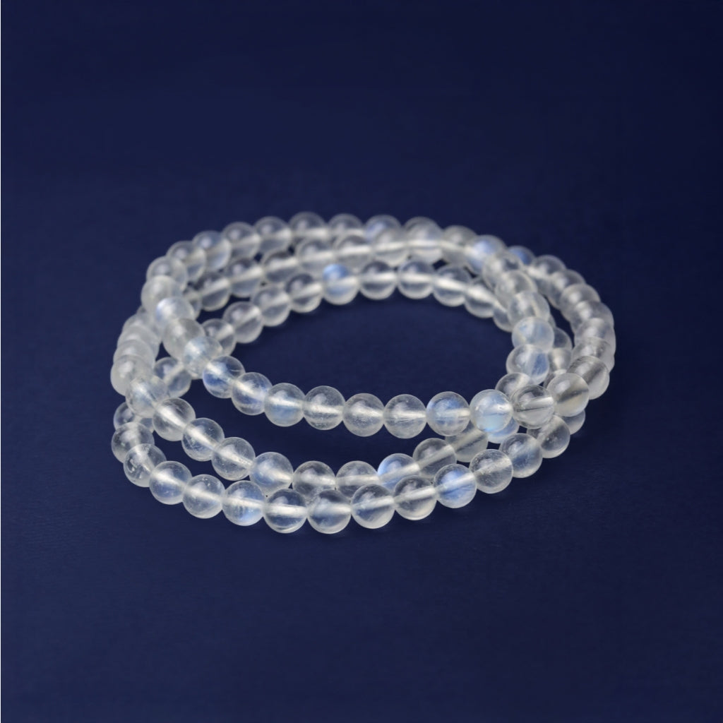 LUCY SUMMER กำไลข้อมือหินแท้ Rainbow Moonstone 6 mm (Premium AAAAAAA)