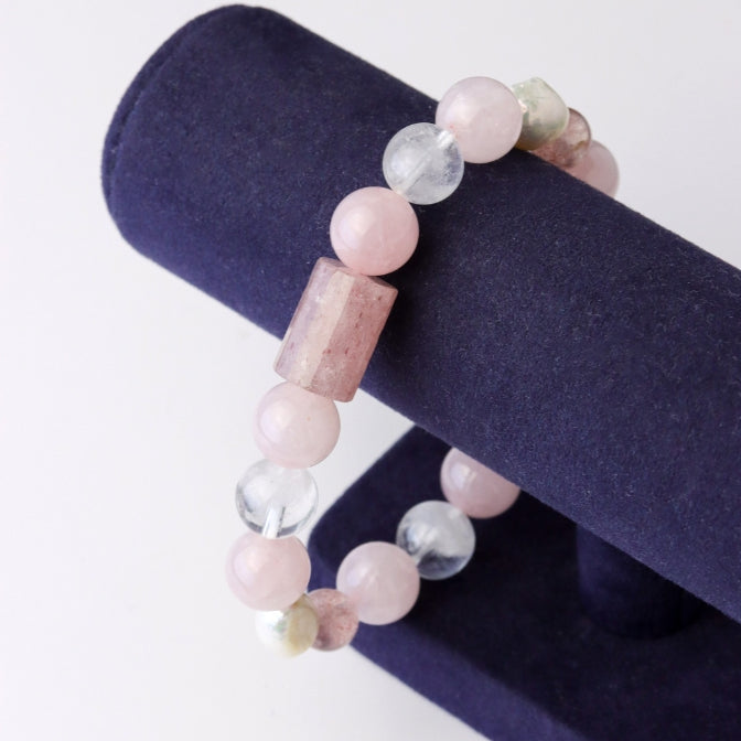 LUCY SUMMER กำไลข้อมือหิน Rose Quartz, Strawberry Quartz, Pearl, Himalaya Quartz