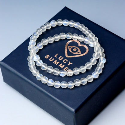 LUCY SUMMER กำไลข้อมือหินแท้ Rainbow Moonstone 6 mm (Premium AAAAAAA)