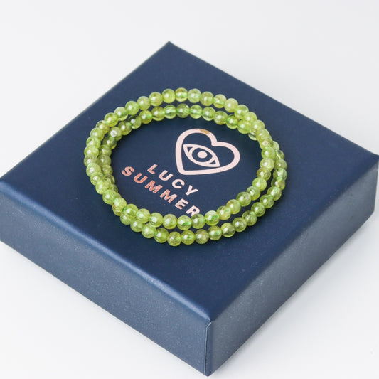 LUCY SUMMER กำไลข้อมือหิน Peridot เพอริดอท ขนาด 4 mm (รับประกันหินแท้)
