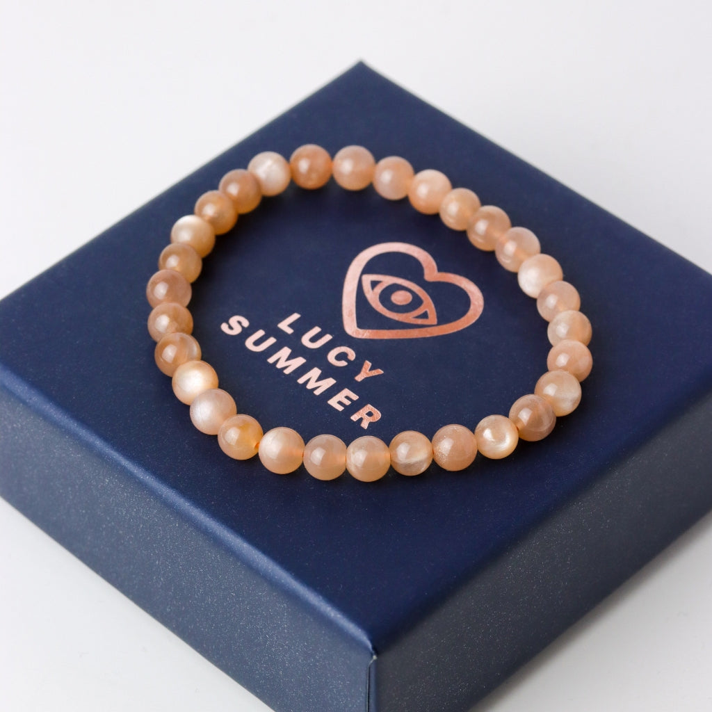 LUCY SUMMER กำไลข้อมือหิน Peach Moonstone พีชมูนสโตน