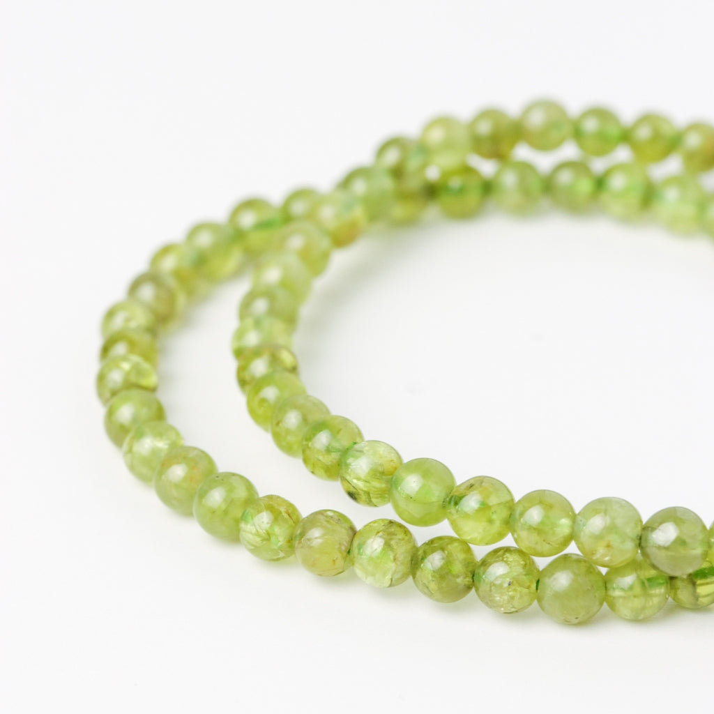 LUCY SUMMER กำไลข้อมือหิน Peridot เพอริดอท ขนาด 4 mm (รับประกันหินแท้)