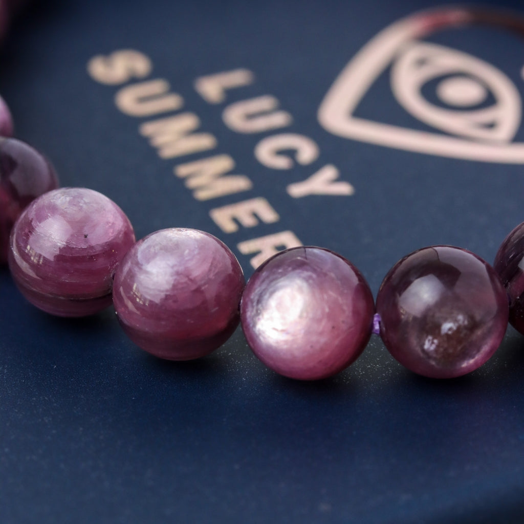 LUCY SUMMER กำไลข้อมือหินแท้ Lepidolite เลพิโดไลต์ ขนาด 8 มม เกรดพรีเมี่ยม 7A Lot 1/2025