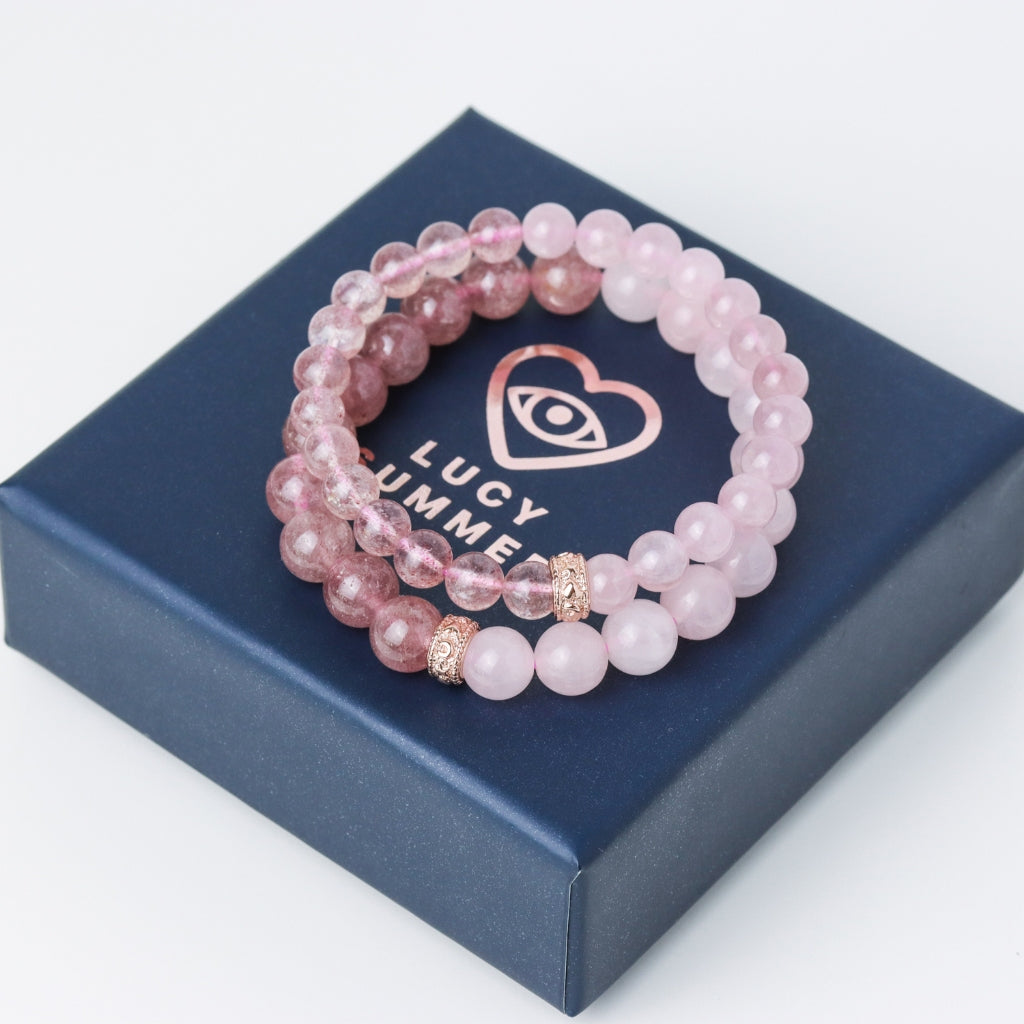 LUCY SUMMER Rose Quartz Madagascar + Strawberry Quartz กำไลข้อมือหินแท้ ขนาด 6 mm/8mm แต่งด้วยจี้ตัวคั่น Spacer เงินแท้