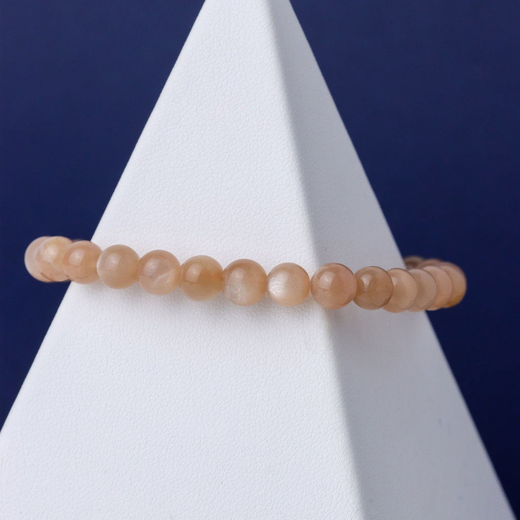 LUCY SUMMER กำไลข้อมือหิน Peach Moonstone พีชมูนสโตน