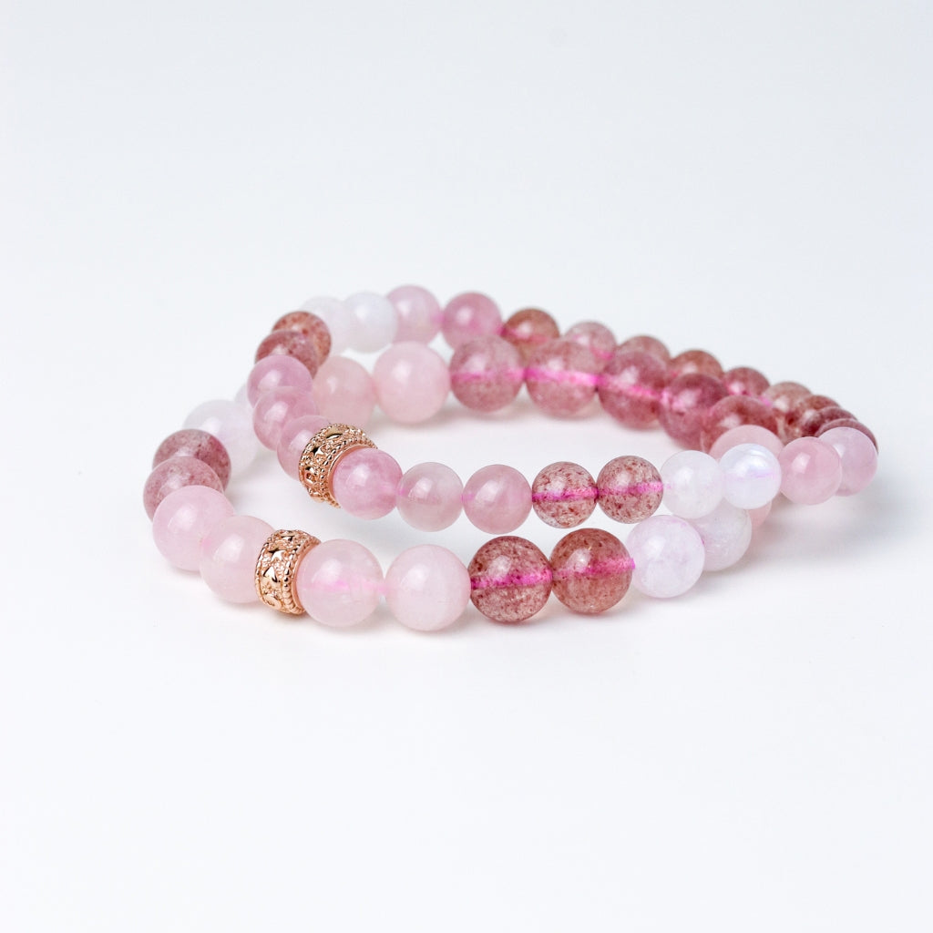 LUCY SUMMER Rose Quartz + Strawberry + Moonstone กำไลข้อมือหินแท้ 6/8mm จี้ตัวคั่น Spacer เงินแท้