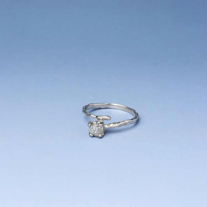 LUCY SUMMER Rough Diamond Ring แหวนเพชรดิบ Silver 925 (งานสั่งทำ Made to order)