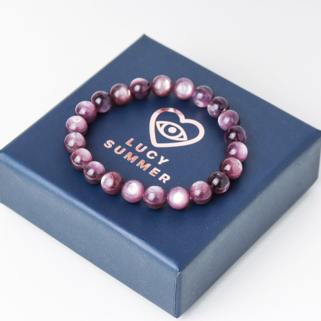 LUCY SUMMER กำไลข้อมือหินแท้ Lepidolite เลพิโดไลต์ ขนาด 8 มม เกรดพรีเมี่ยม 7A Lot 1/2025