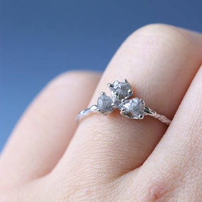 LUCY SUMMER Rough Diamond Ring แหวนเพชรดิบ 3 เม็ด Silver 925 - Free size
