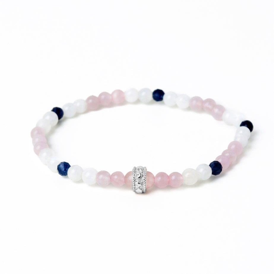 LUCY SUMMER กำไลข้อมือหินแท้ Rose Quartz, Moonstone, Blue Sapphire ขนาด 4 mm +จี้ตัวคั่น Spacer