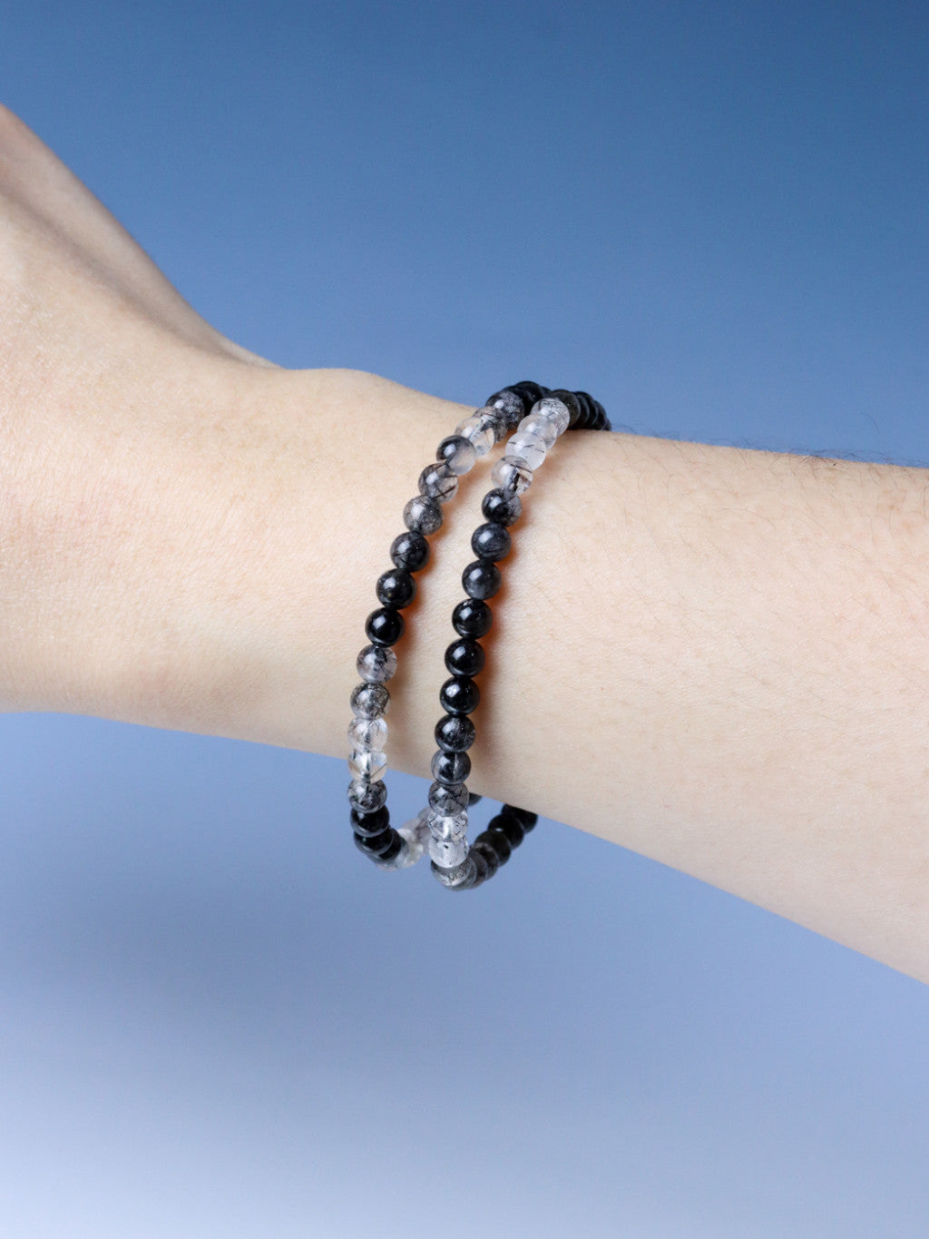 LUCY SUMMER กำไลข้อมือหินแท้ ไหมดำ แก้วขนเหล็ก (Black Rutilliated Quartz) ขนาด 4 มม.