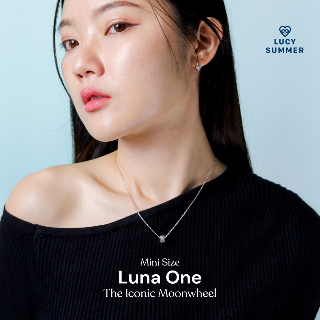LUCY SUMMER สร้อยคอพร้อมจี้วงล้อ พลอยแท้ รุ่น LUNA ONE Necklace - Mini Size ตัวเรือนเงินแท้ พลอยแท้