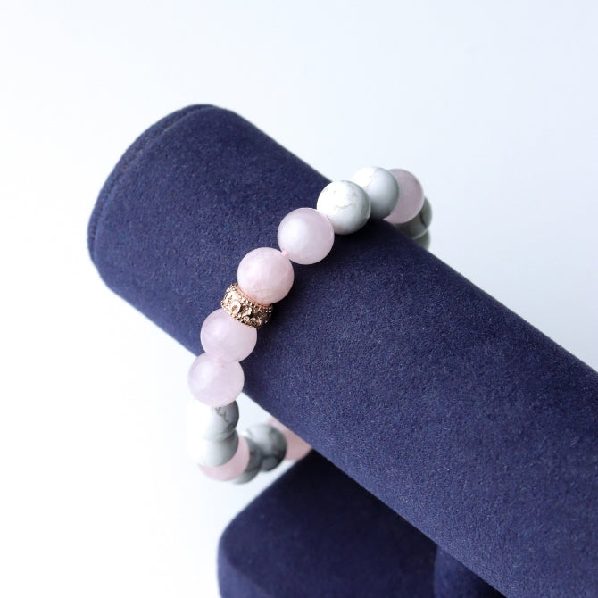 LUCYSUMMER กำไลข้อมือหินแท้ Rose Quartz และ Howlite ขนาด 8 มม. พร้อมตัวคั่น Spacer