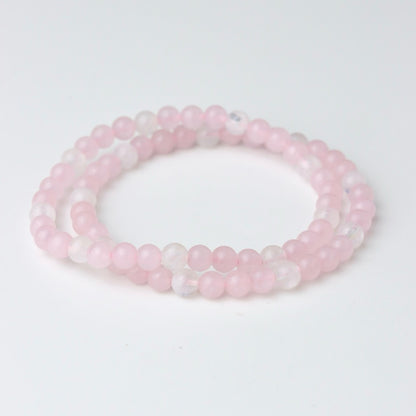 LUCY SUMMER กำไลข้อมือหินแท้ Rose Quartz + Moonstone ขนาด 4 มม.