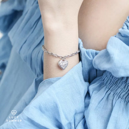 LUCY SUMMER LUNA LOVE Bracelet (สร้อยข้อมือเงินแท้ พร้อมจี้หัวใจรุ่น ลูน่า เลิฟ) Silver 925