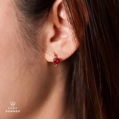 LUCY SUMMER Heart Earrings ต่างหูหัวใจพลอยแท้ รูปทรงหัวใจ ตัวเรือนทำจากเงินแท้ Silver 925 ชุป Gold 18